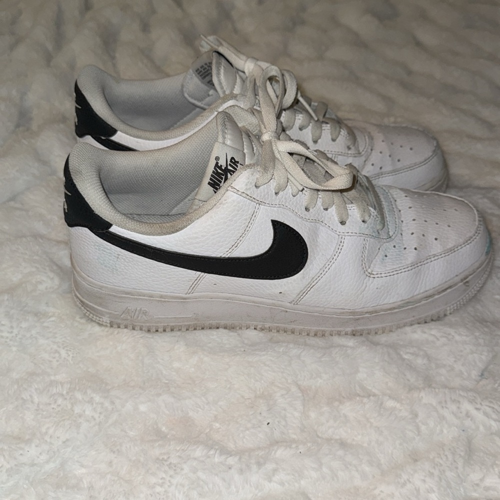 ❤️ NIKE Air Force 1, white with black swoop, size 10.5 men’s - Picture 3 of 10